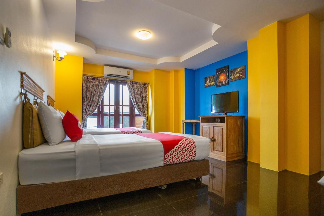 Yellow Tique Hotel Лампанг Экстерьер фото