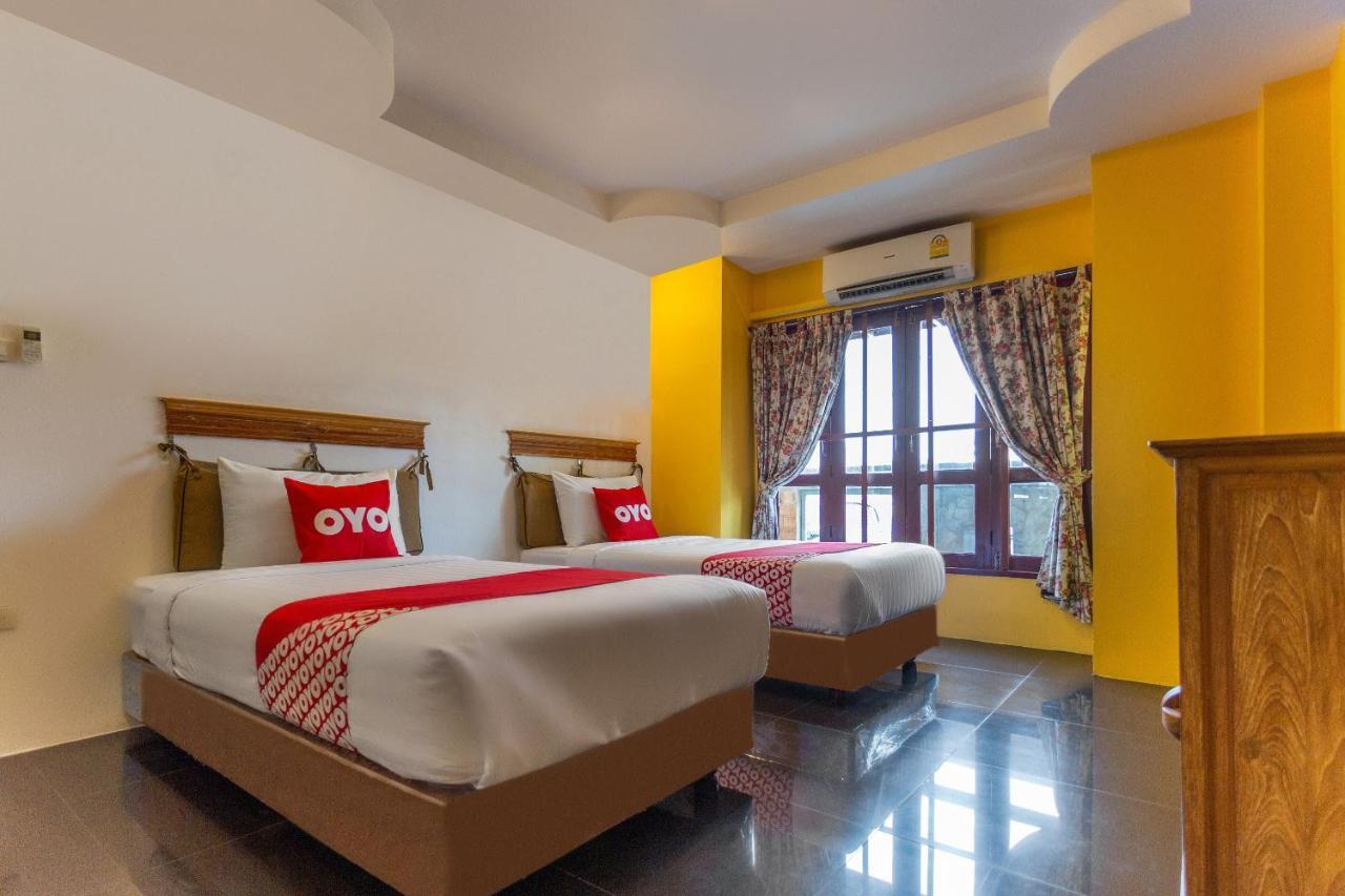 Yellow Tique Hotel Лампанг Экстерьер фото