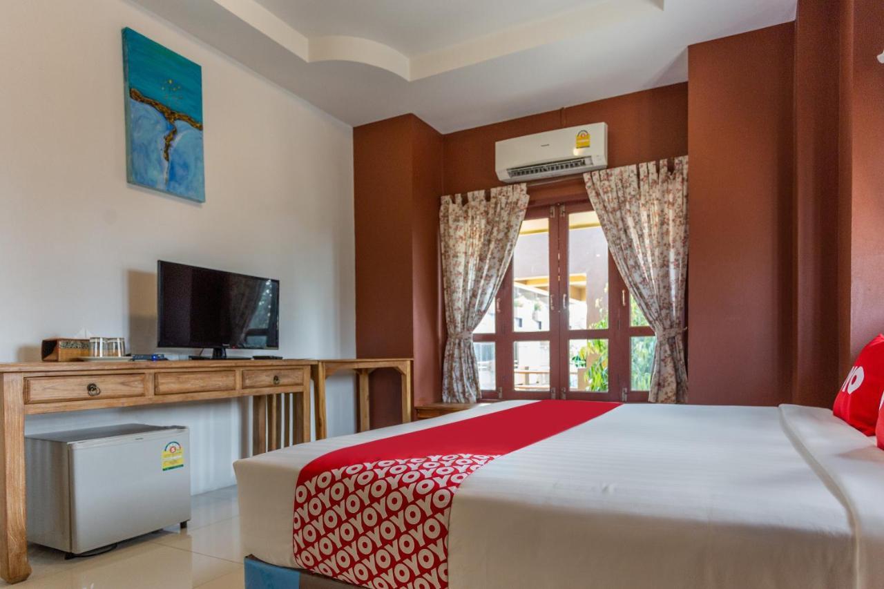 Yellow Tique Hotel Лампанг Экстерьер фото