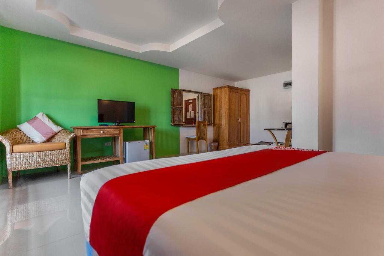 Yellow Tique Hotel Лампанг Экстерьер фото