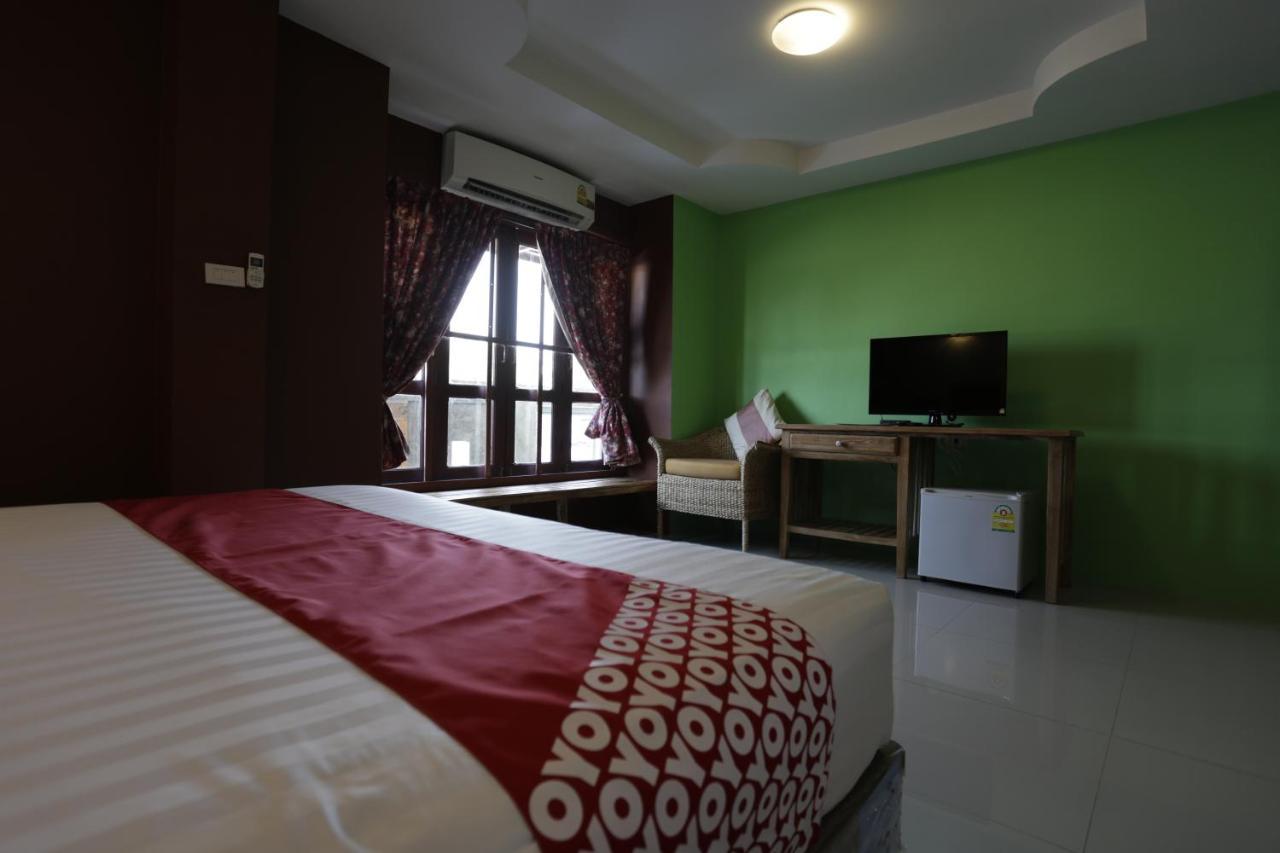 Yellow Tique Hotel Лампанг Экстерьер фото