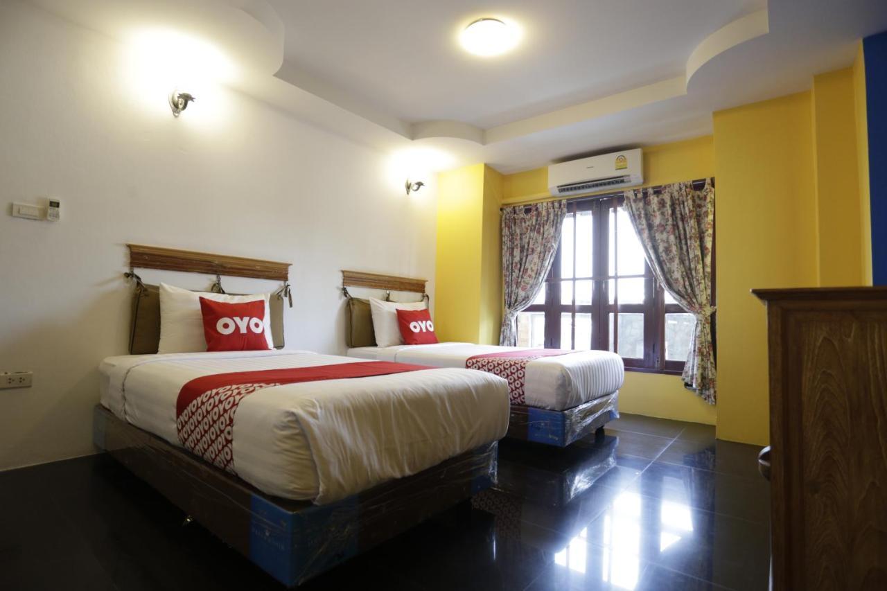 Yellow Tique Hotel Лампанг Экстерьер фото